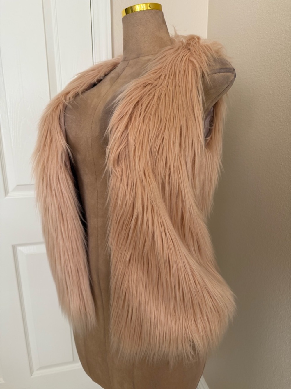 Women’s Faux Fur Vest - Blush Pink